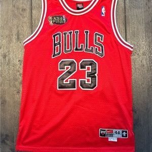 NIKE MICHAEL JORDAN CHICAGO BULLS JERSEY MENS SIZE LARGE